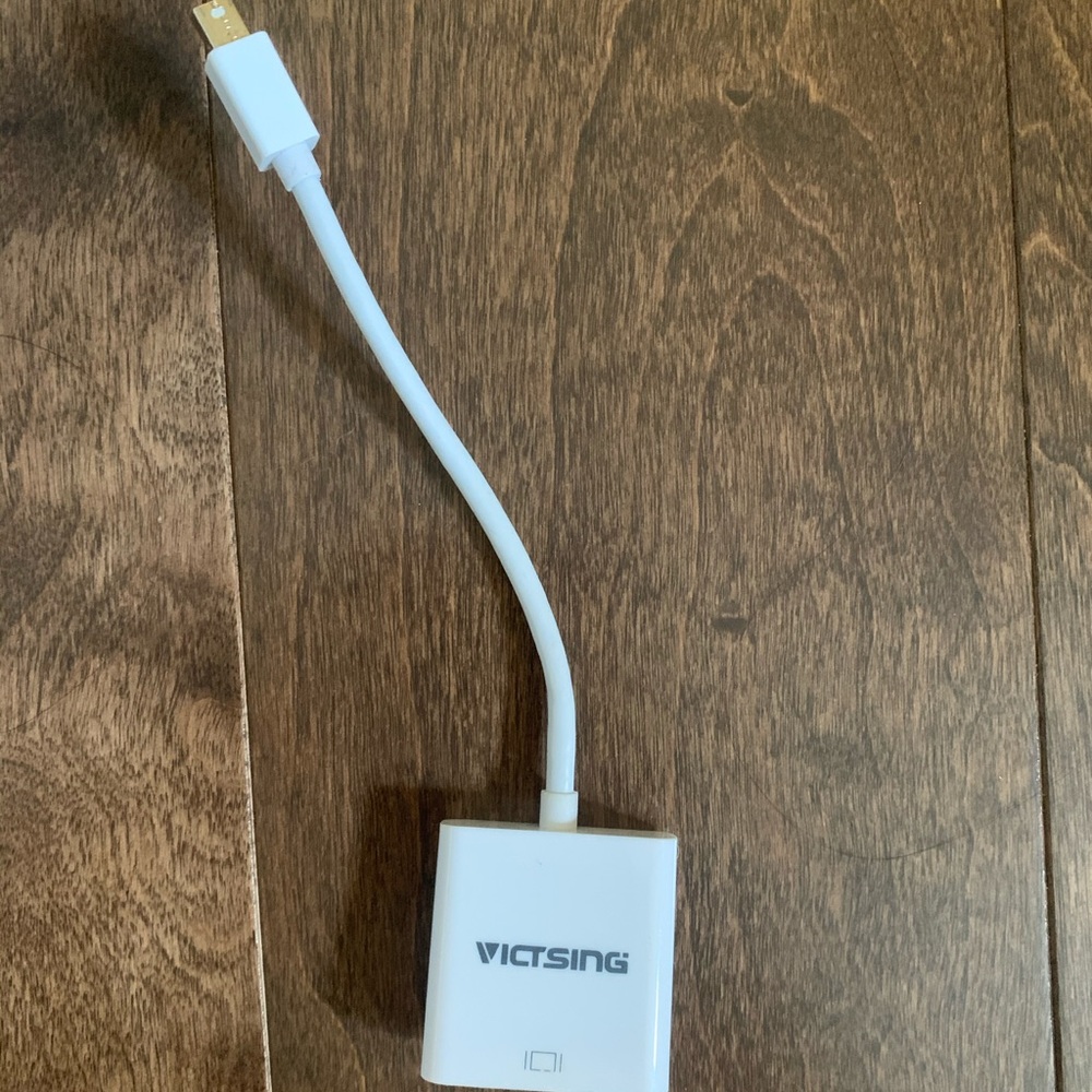 VGA to mini display port converter